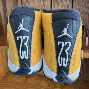 Jordan 14 Retro
Light Ginger (2022)